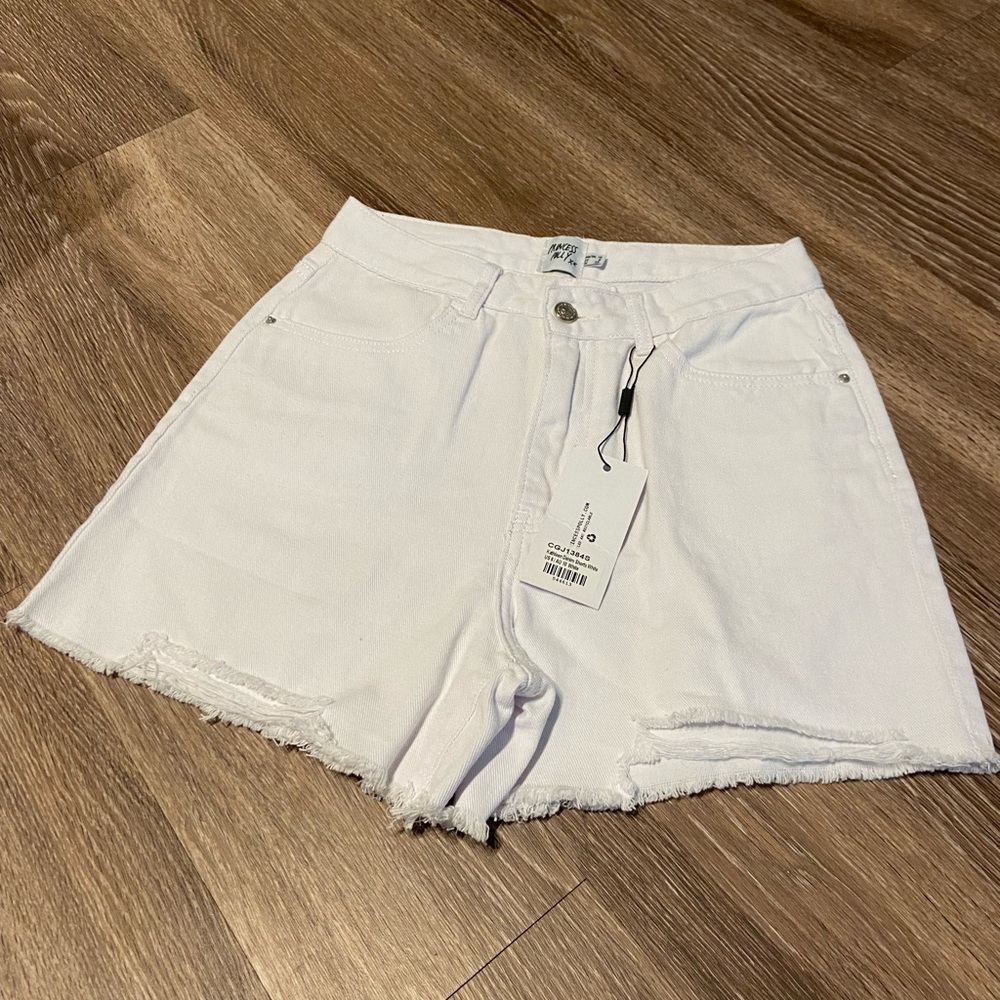 NWT princess Polly shorts